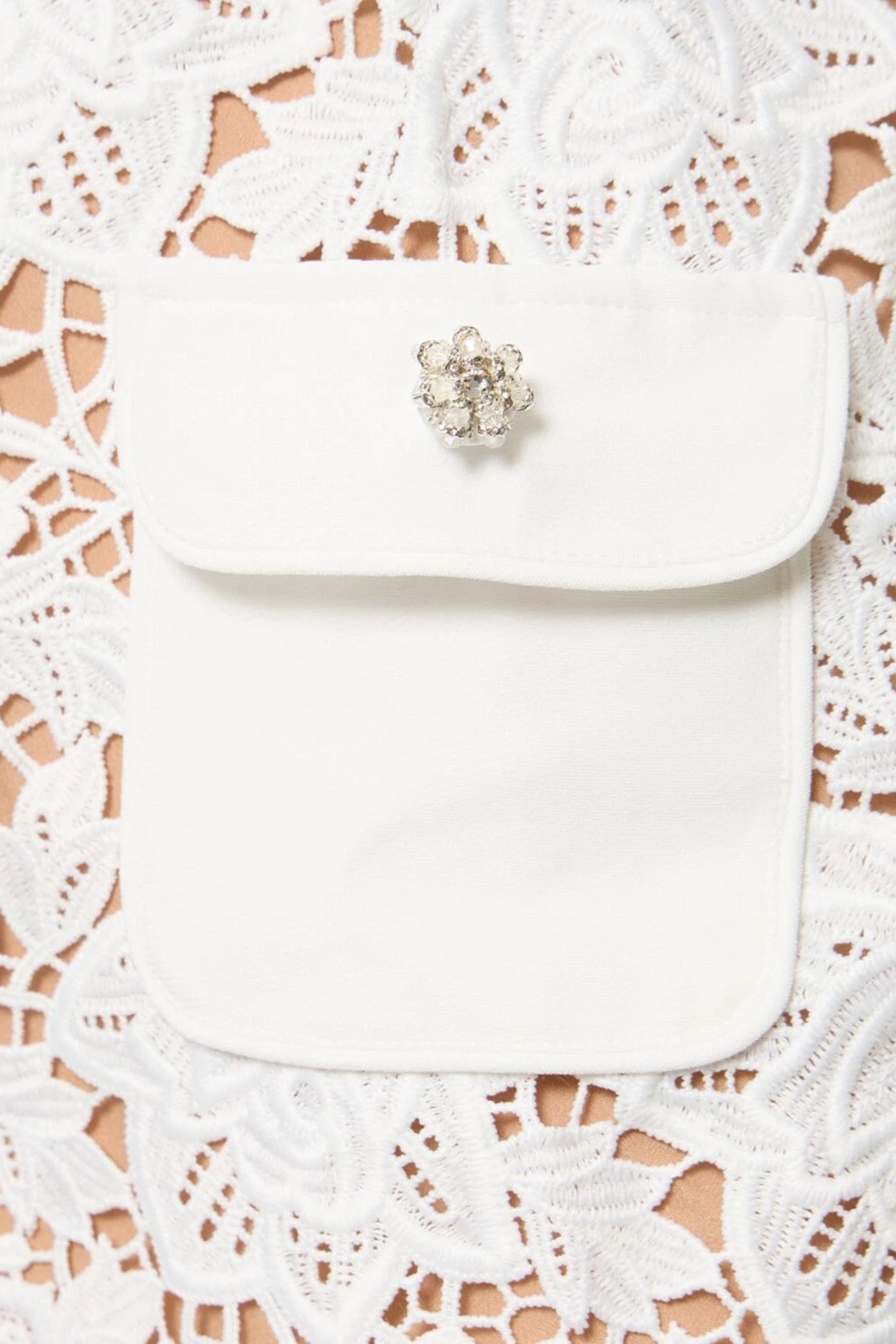 Gigi™ – Elegantti virkattu pitsilyhytmekko