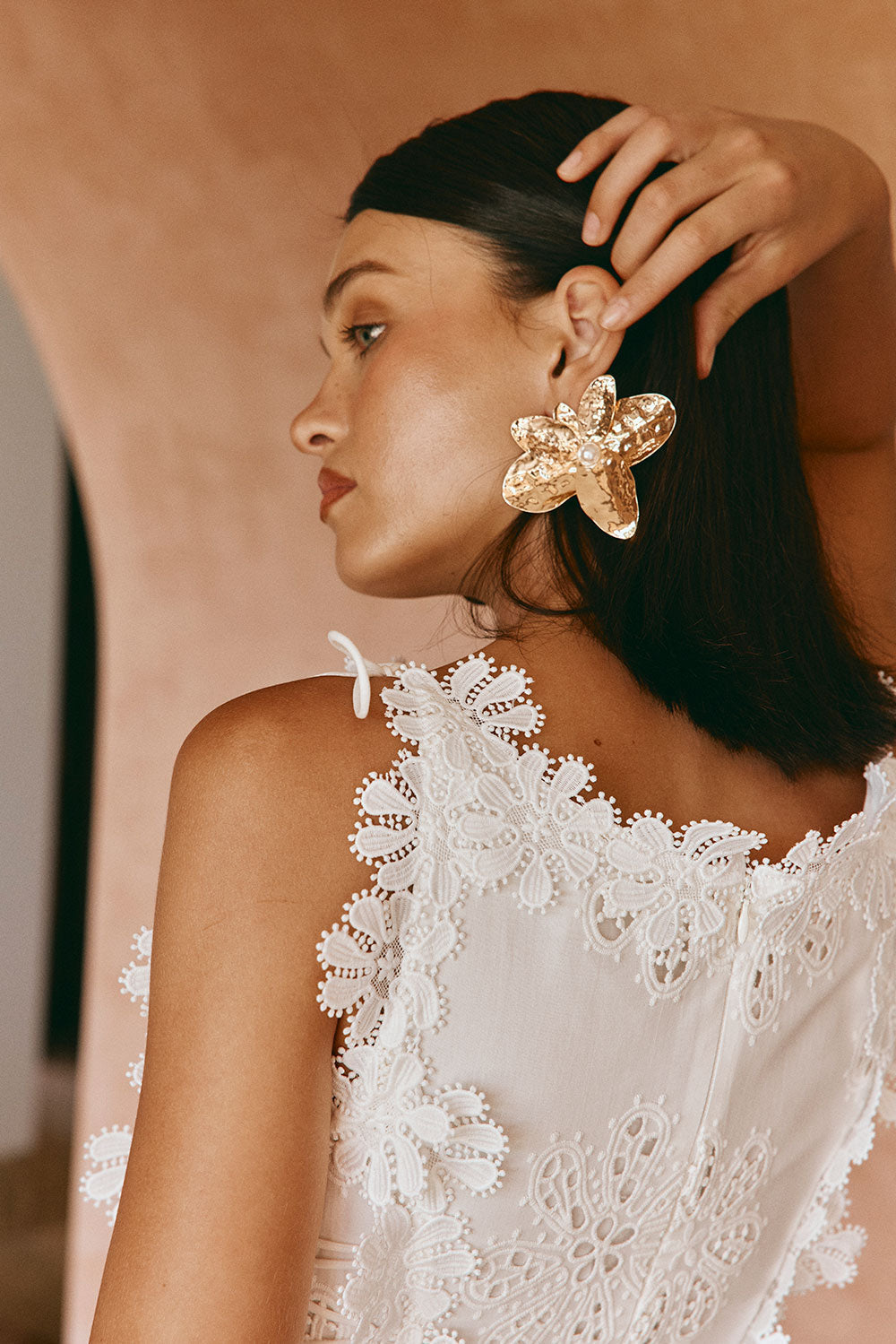 Lorena™ – Elegantti Pitsijuhlamekko