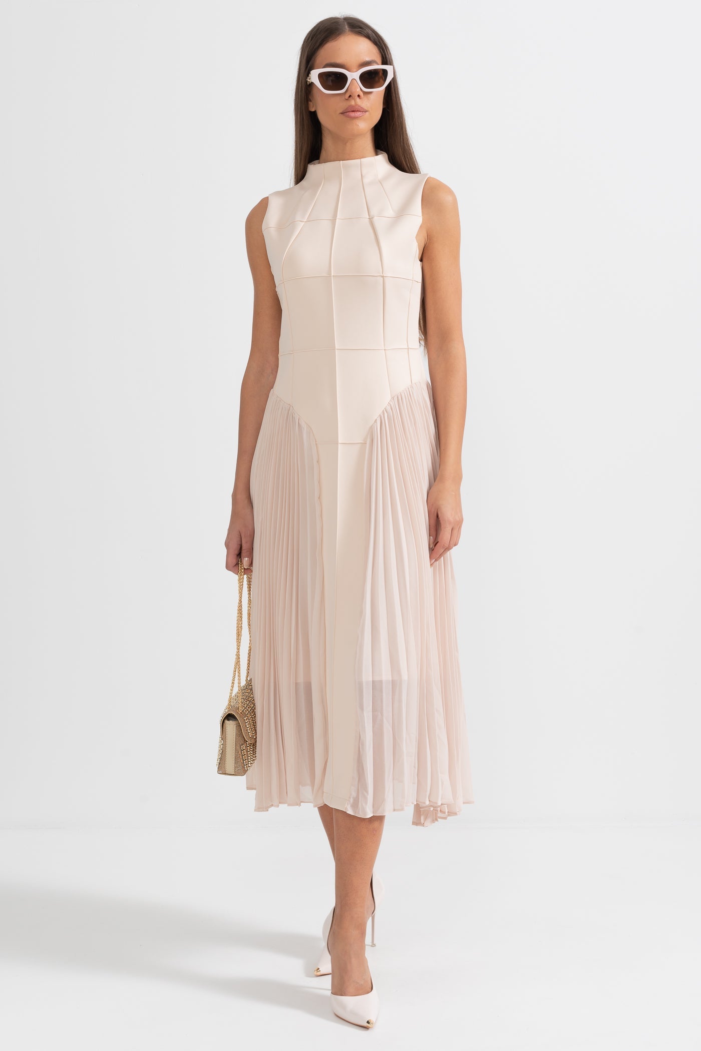 Nicolette™ – Elegantti laskostettu paneelimidimekko