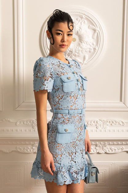 Gigi™ – Elegantti virkattu pitsilyhytmekko
