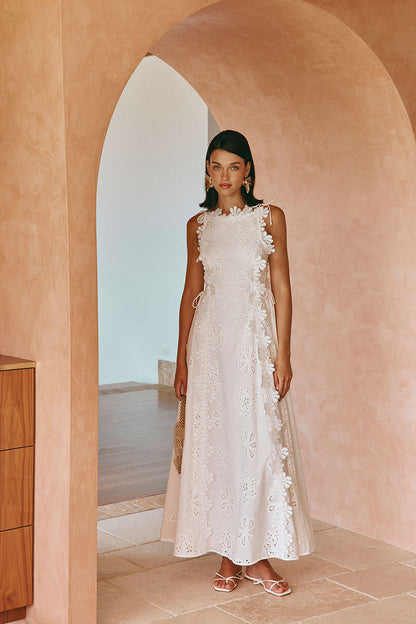 Lorena™ – Elegantti Pitsijuhlamekko