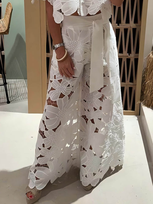 Cassey™ – Elegantit kukkakirjailut leveälahkeiset housut