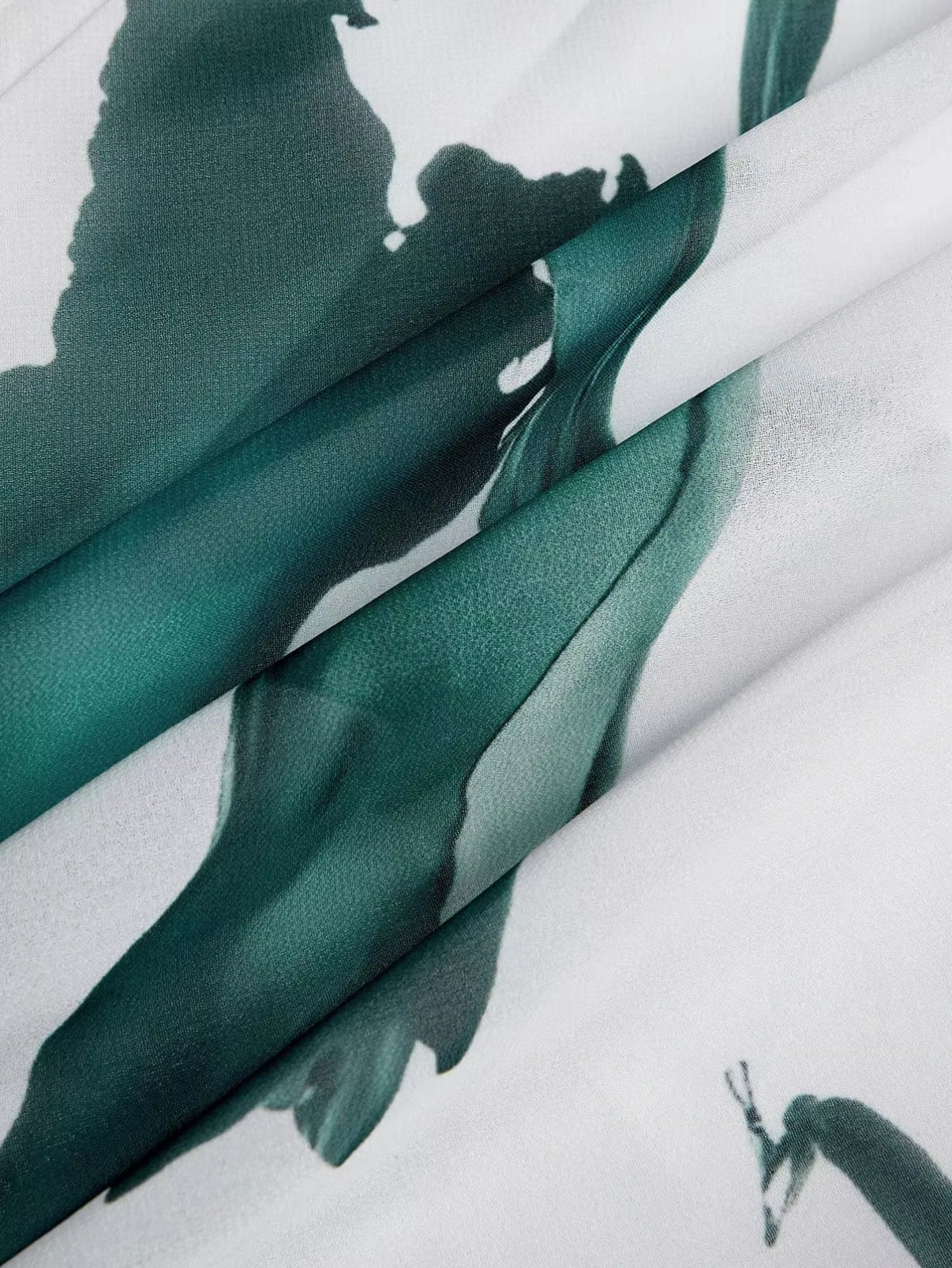 Nayla™ - Elegantti Vesivärikuvioitu Kietaisumekko